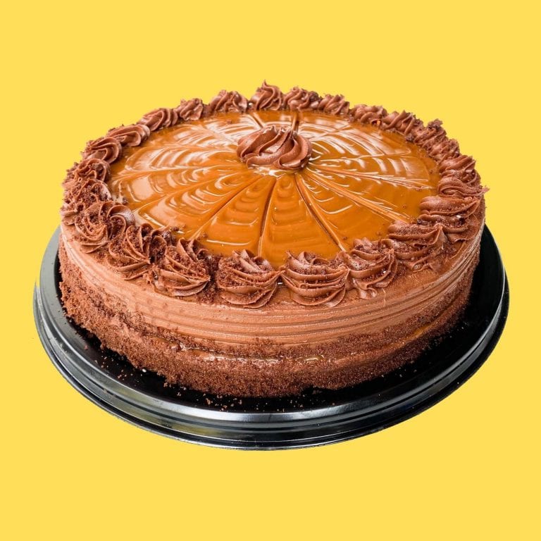 Pastel de chocolate con cajeta